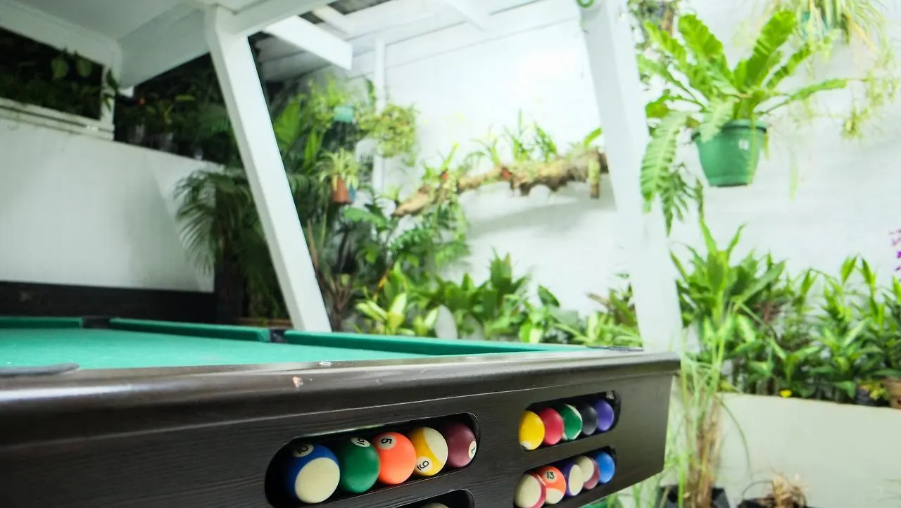 Humble Hut Hostel Manila