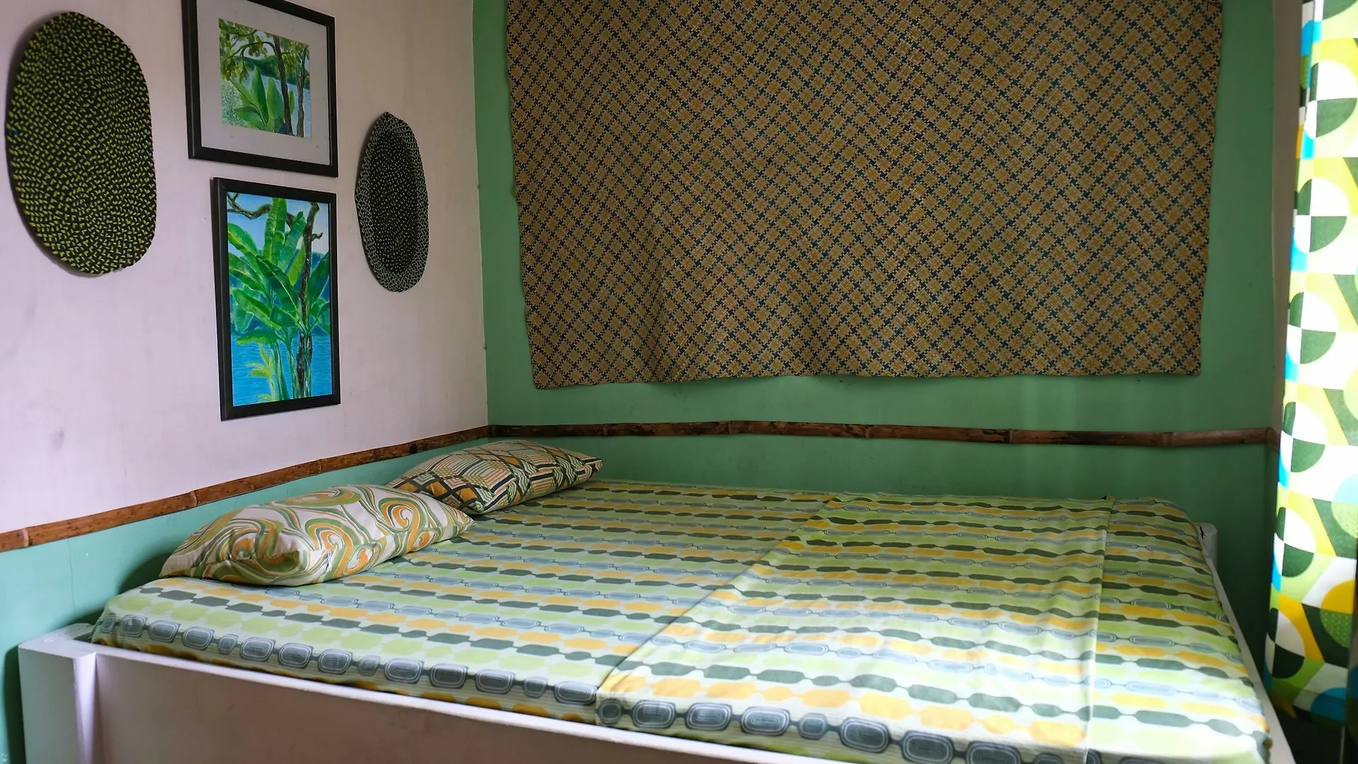 Humble Hut Hostel Manila